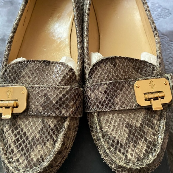 Cole Hann flats - Picture 3 of 7